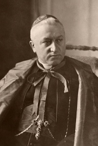 August Hlond