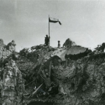 Polska flaga na Monte Cassino